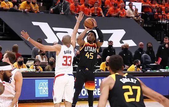  米切尔三分火力全开，骑士击败公牛冲击季后赛