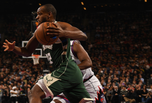  米德尔顿复苏雄鹿击败猛龙，密尔沃基稳住东部第二位置